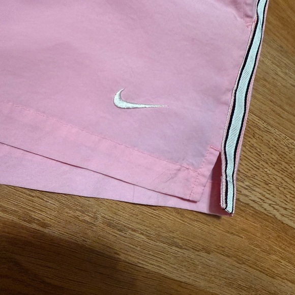 Nike Women’s Casual Pink Shorts Size M - Picture 2 of 10